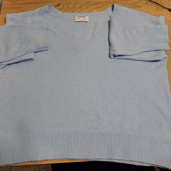 Old Navy SoSoft Loose V-Neck Sweater - Picture 5 of 5